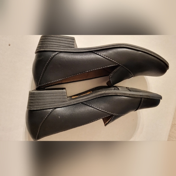 Womens shoes - Picture 2 of 6